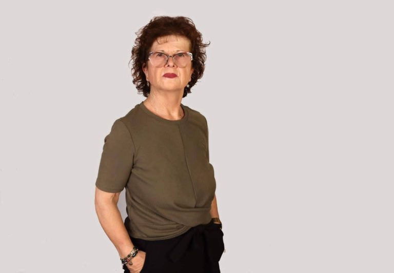 Ángeles González Ruiz refleja su lucha en 'Bocanadas de aire fresco', un canto a la esperanza