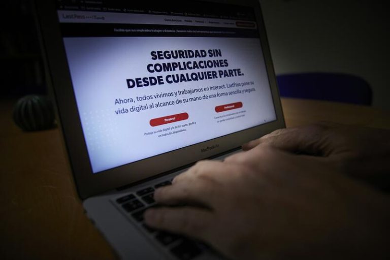 Interior avisa de que los hackers pueden generar daños físicos a personas si acceden a marcapasos o vehículos autónomos