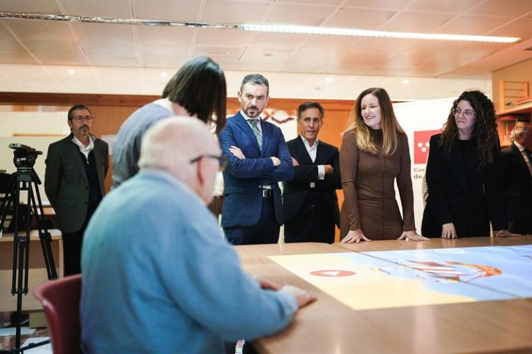 La C.Madrid implantará en 2024 un sistema de geolocalización para mayores en centros de día y residencias públicas