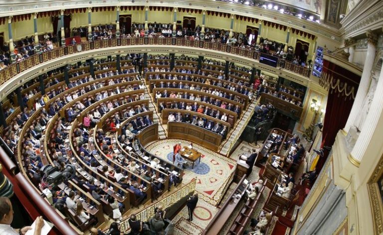 El Pleno del Congreso autoriza las actividades extraparlamentarias de diputados, con sólo dos votos en contra