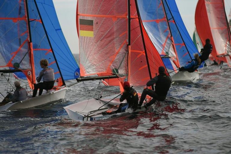 El español Quim Ferrer se pone líder en ILCA 4 a falta de una jornada en la 47ª Christmas Race de Palamós