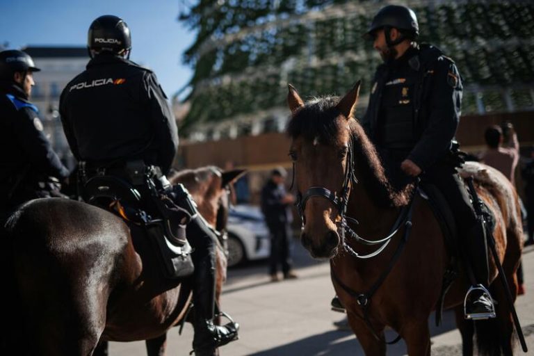 800 policías nacionales, 200 más que en 2022, vigilarán la Nochevieja en Sol con un dispositivo que empieza hoy