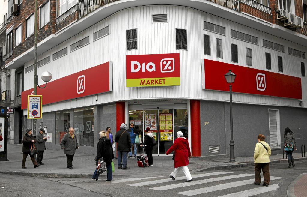 DIA adapta los horarios, pero sus tiendas suelen abrir en festivos
