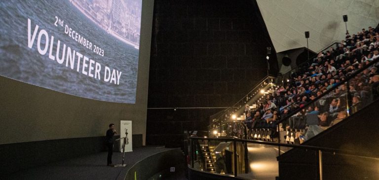 Cerca de 700 integrantes del equipo de voluntariado de la 37ª America’s Cup vibran con el Match Final de Jeddah