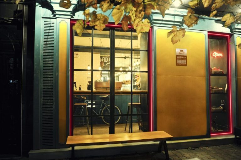 La madrugada del domingo, el momento favorito de los ladrones en los negocios españoles