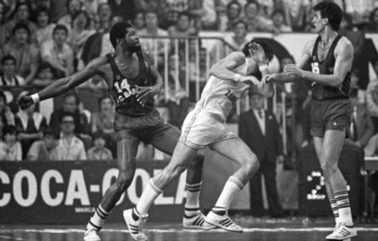 Cuando la ‘Liga Endesa’ era la ACB e Iturriaga se fue ‘de rositas’ ante el Barcelona