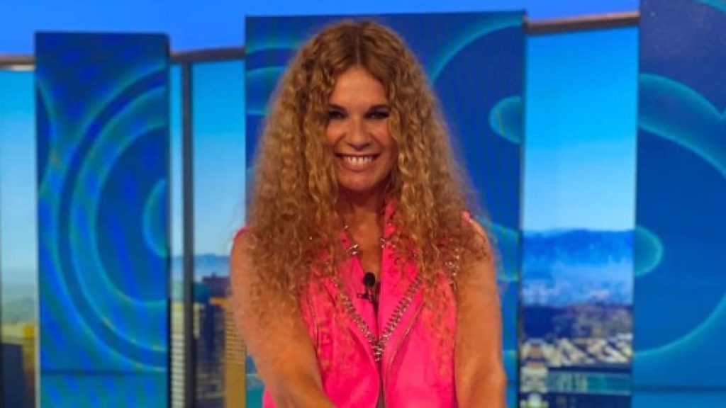 Carmen Lomana no se lo aguanta y suelta la liebre sobre el nuevo libro de cocina de Tamara Falcó e Isabel Preysler 200 Apoyo de Angie Cárdenas