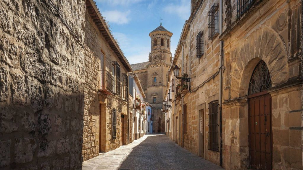 Arquitectura que habla: El estilo Renacentista de Baeza al descubierto
