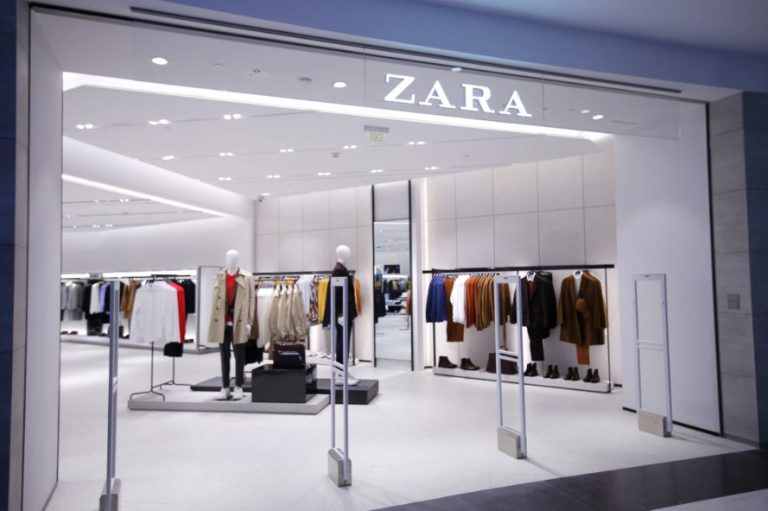 ¿Sigues sin vestido de Nochevieja? Con estas opciones de Zara deslumbrarás