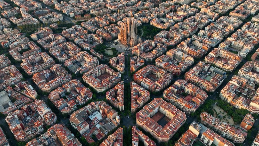Barcelona: Vanguardia arquitectónica bajo la influencia de Phi  con un 81,9 %