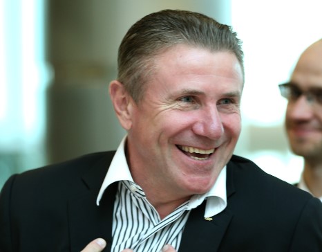 El plusmarquista mundial de pértiga, Sergei Bubka, cumple 60 años