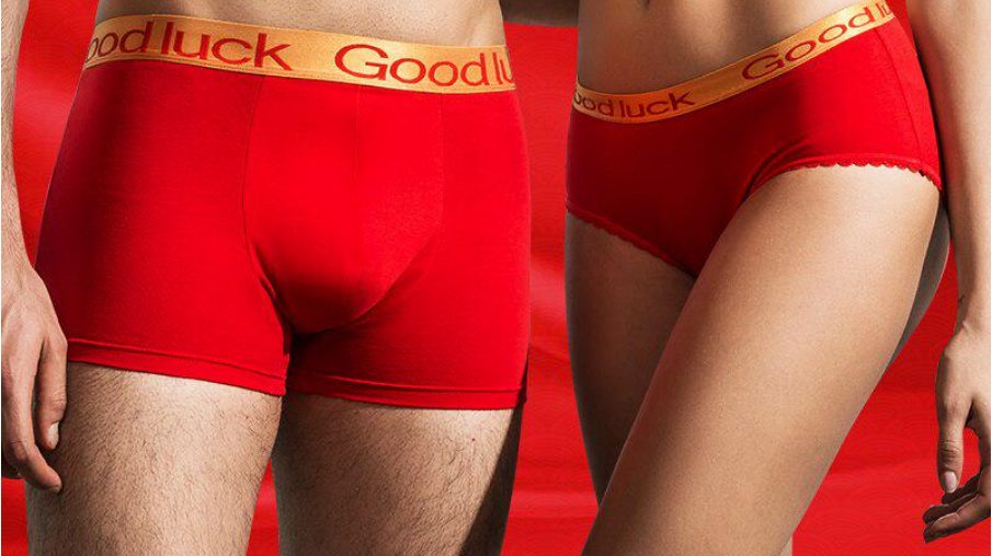 De dónde viene la tradición de llevar ropa interior roja en Nochevieja