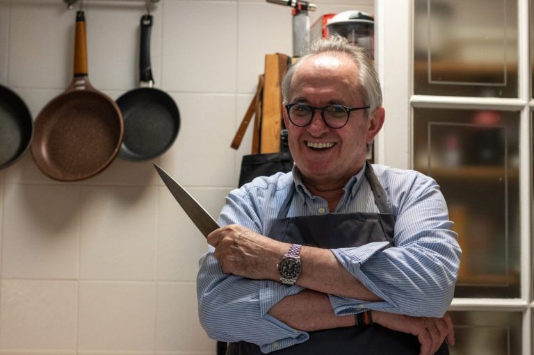 Descubre el arte culinario con el Chef Rafa y su libro de recetas exclusivas para crear platos inolvidables