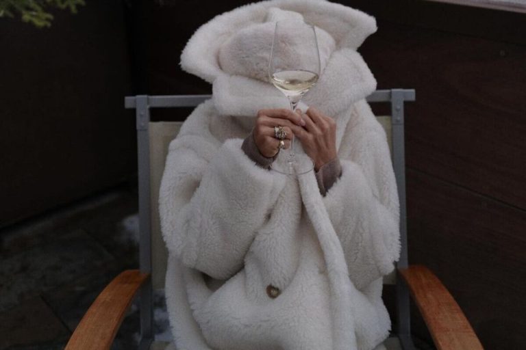 El abrigo ideal para combatir el frío de diciembre es de Springfield, está en oferta y es precioso