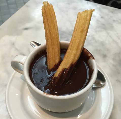 Te contamos dónde probar los churros San Ginés más famosos de Madrid sin entrar en lista de espera