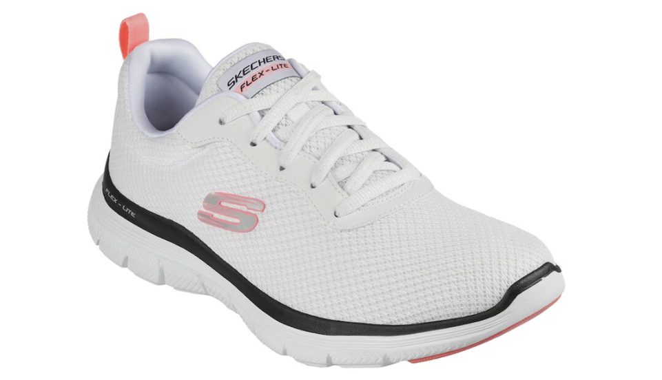Descubre la nueva colección de zapatillas Skechers en El Corte Inglés a un precio increíble