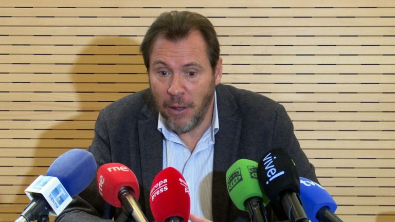 Óscar Puente usa Twitter a lo Trump sin resolver los problemas de cercanías