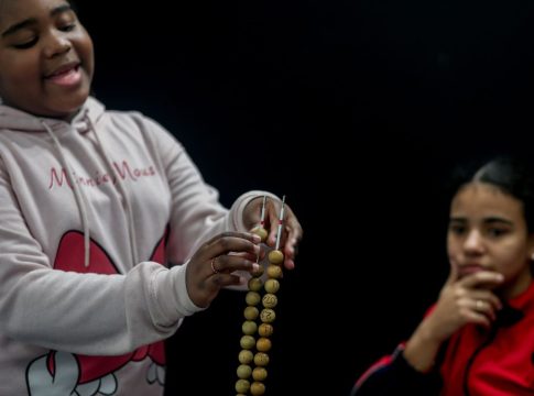 Ensayos de los niños de San Ildefonso del sorteo de Navidad 2023, a 4 de diciembre de 2023, en Madrid (España). En esta edición del Sorteo Extraordinario de la Lotería de Navidad del 2023 previsto para el próximo 22 de diciembre, participan 32 alumnos del famoso colegio, de los cuales diez son niños y 22 niñas. Fecha: 04/12/2023. Ensayos de los niños de San Ildefonso del sorteo de Navidad 2023, a 4 de diciembre de 2023, en Madrid (España). En esta edición del Sorteo Extraordinario de la Lotería de Navidad del 2023 previsto para el próximo 22 de diciembre, participan 32 alumnos del famoso colegio, de los cuales diez son niños y 22 niñas. Fecha: 04/12/2023.