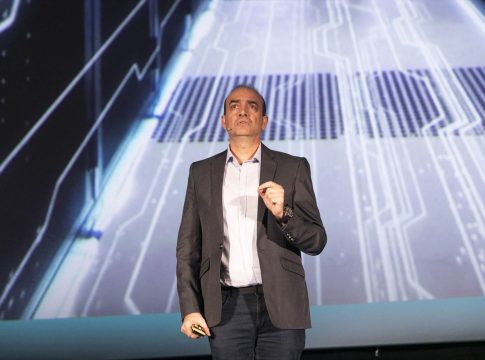 El asesor principal de Inteligencia Artificial e Innovación en el Goddard Space Flight Center y líder de la Estrategia de Tecnología de la Información de la NASA, Omar Hatamleh, durante su intervención en el Dell Technologies Forum El asesor principal de Inteligencia Artificial e Innovación en el Goddard Space Flight Center y líder de la Estrategia de Tecnología de la Información de la NASA, Omar Hatamleh, durante su intervención en el Dell Technologies Forum