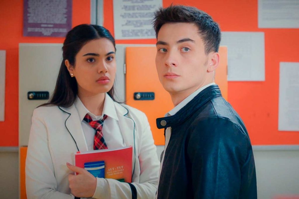 ‘Hermanos’: Ayla no puede creer lo que ha descubierto en los capítulos del 1 y 2 de enero 46 ‘Hermanos’: Ayla no puede creer lo que ha descubierto en los capítulos del 1 y 2 de enero