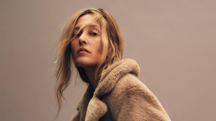 Imperdibles los abrigos teddy disponibles solo en Zara y Mango para realzar tu look de Navidad