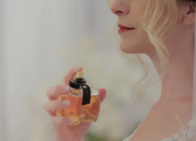 Estos son los perfumes que según el Feng Shui atraerán el amor este 2024 y puedes encontrar en Amazon a precios de regalo