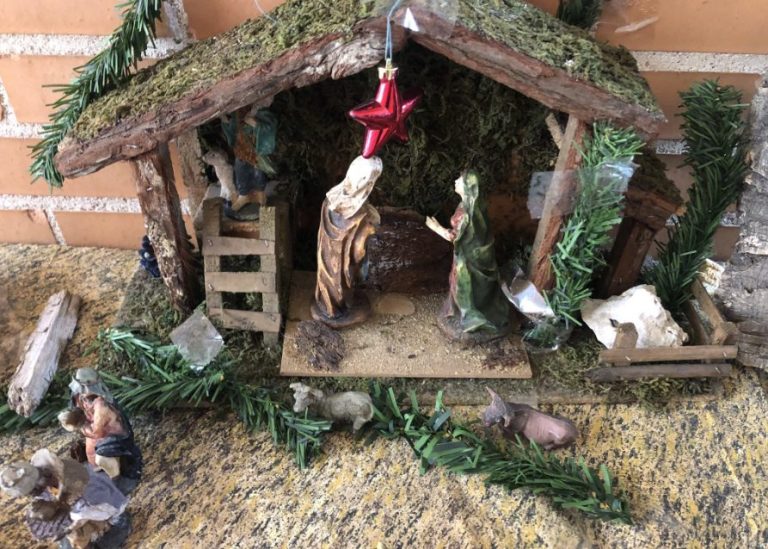 Jesucristo secuestrado roban de un Belén la figura del niño Jesús y ponen este cartel