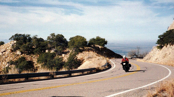 Los consejos que nos da la DGT para conducir en moto y evitar accidentes