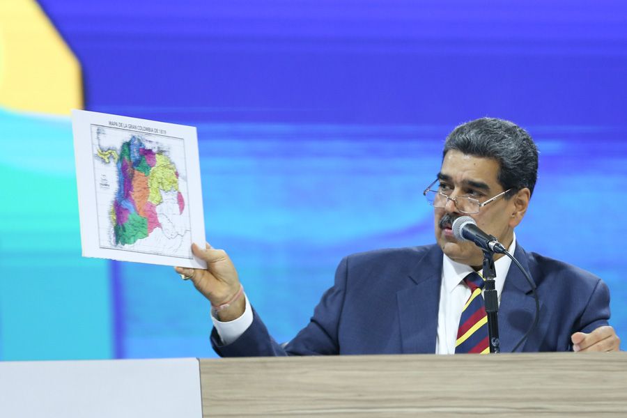 La estrategia “El Esequibo es de Venezuela” de Nicolas Maduro para silenciar a Machado