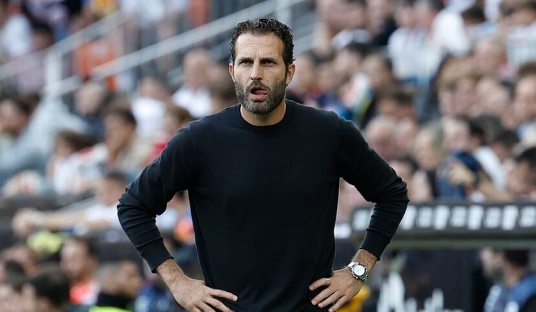 El Valencia CF salta por los aires: Baraja tiene las horas contadas
