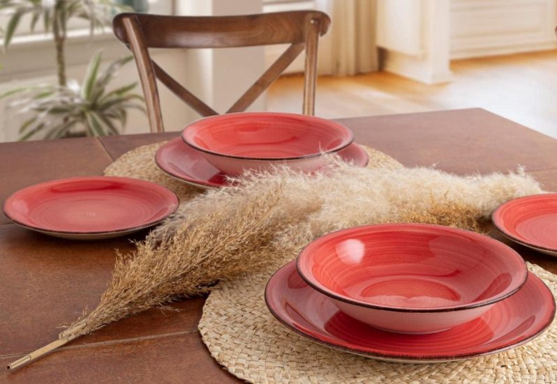 Carrefour y Amazon ponen la mesa esta Navidad con vajillas de lujo al mejor precio