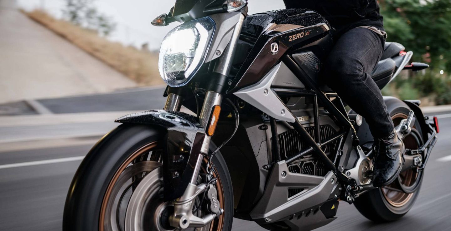 ¡Cuidado con las emisiones! La DGT puede prohibirte la entrada en moto a muchas ciudades