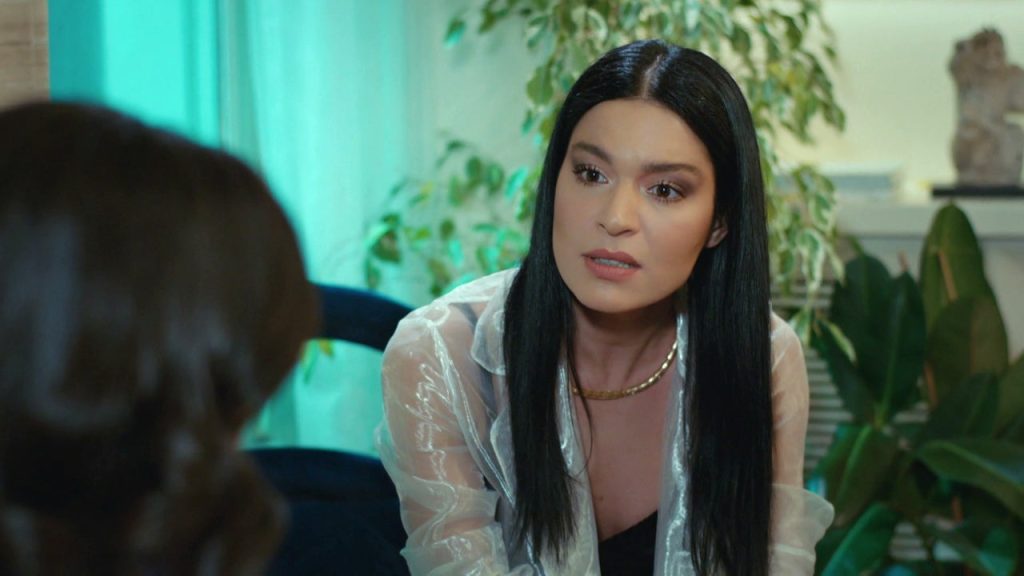 Ender tiene fija la mira en Sahika en este avance lleno de suspenso de ‘Pecado Original’ en Antena 3 181 Ender tiene fija la mira en Sahika en este avance lleno de suspenso de ‘Pecado Original’ en Antena 3