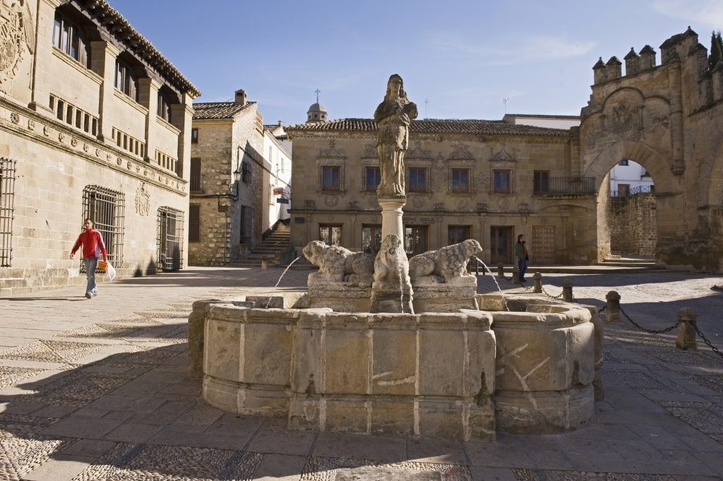 Planifica tu escape: Consejos prácticos para disfrutar al máximo en Baeza