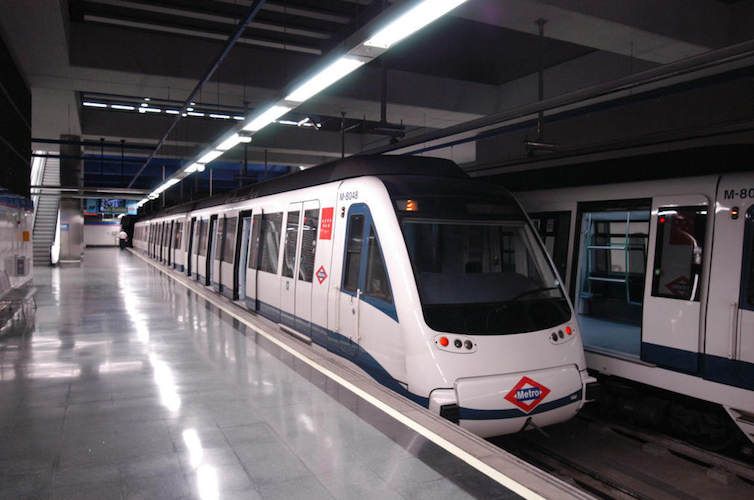 Precios competitivos para el 2024: Descubre los atractivos descuentos en los abonos de transporte de Madrid