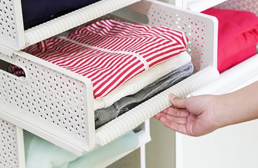 Lo has estado haciendo mal: este truco japonés te ayudará a ahorrar espacio guardando los abrigos en invierno