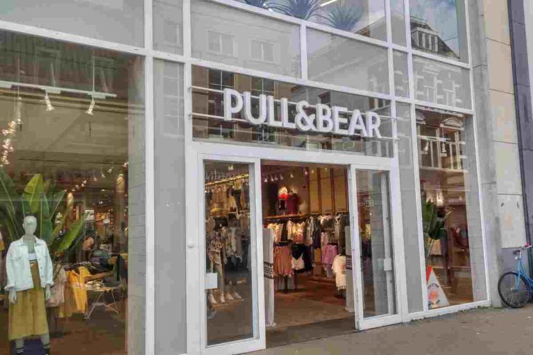 Renueva tu armario con la nueva colección de Navidad de Pull&Bear antes que bajen las temperaturas