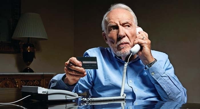 La Policía advierte del ‘vishing’, la nueva estafa dirigida a nuestros mayores