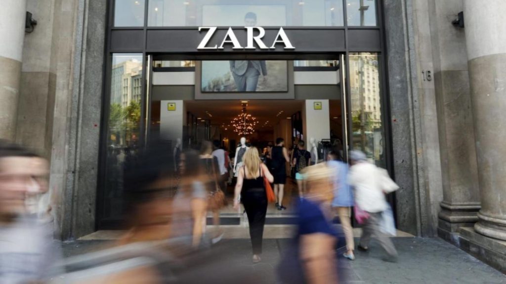 Hay que visitar las tiendas físicas de Zara