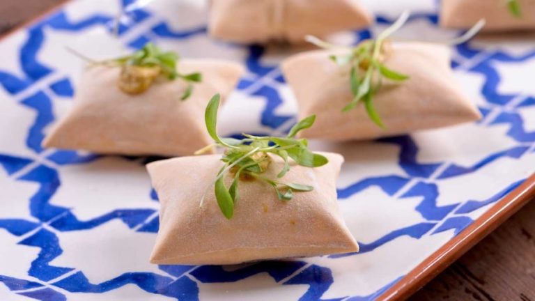 Ferran Adrià y su secreto más oculto: así prepara su famoso airbag de pan con paté de mejillones