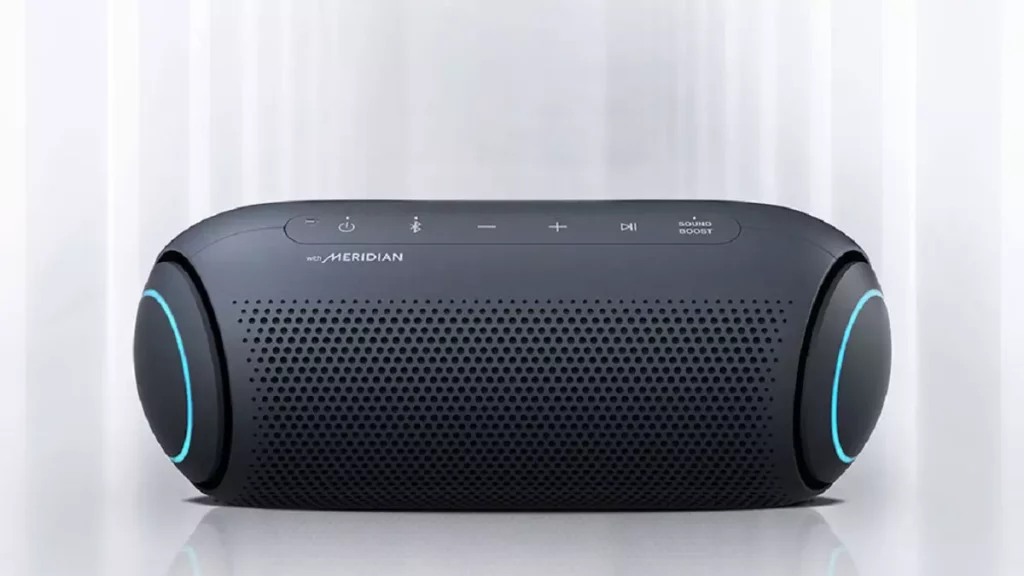 Este altavoz Bluetooth de MediaMarkt está tirado de precio y te vendrá de perlas en fin de año 180 Hasta 18 horas de uso continuado con cada carga