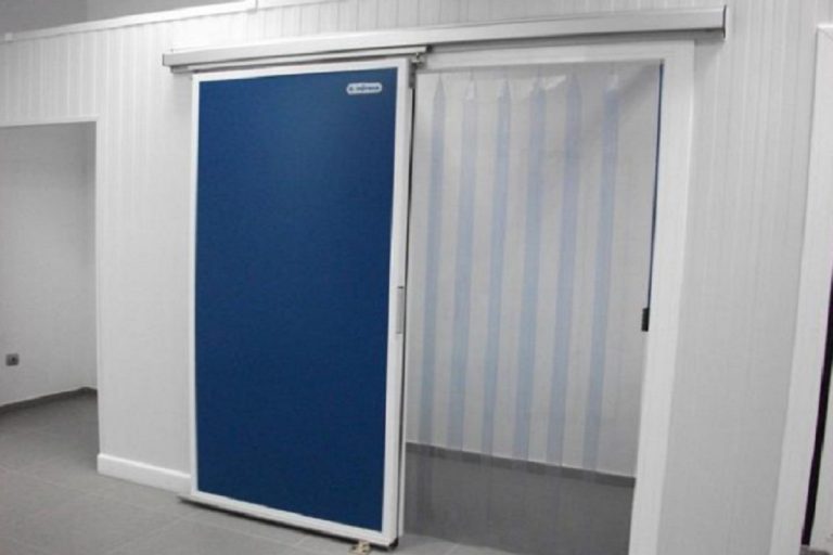 Así son las cortinas de lamas de PVC que tanto se utilizan en las cámaras frigoríficas