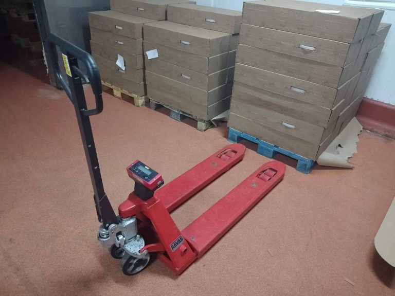 La empresa RAVAS consigue acelerar la tarea de pesar jamones