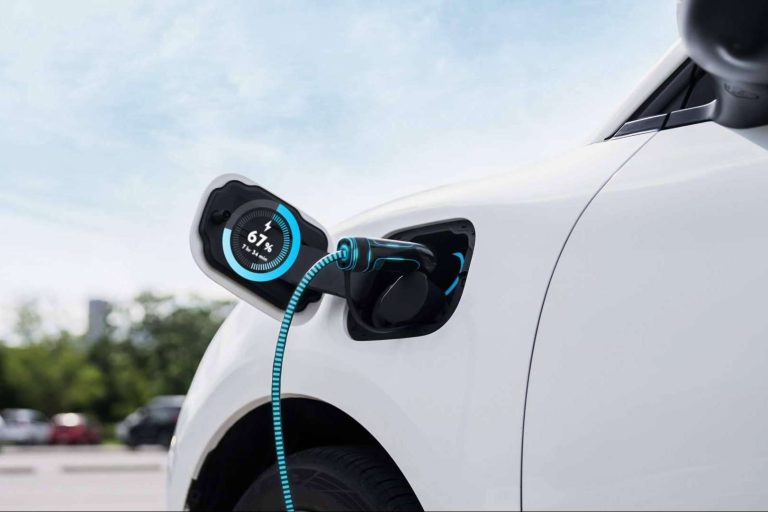 Smile Rent Europa cuenta con decenas de ofertas de renting en vehículos eléctricos e híbridos enchufables