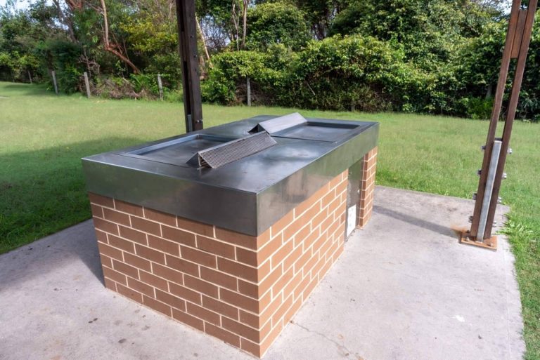 Transformando espacios de barbacoa pública hacia la sostenibilidad con Jakisu