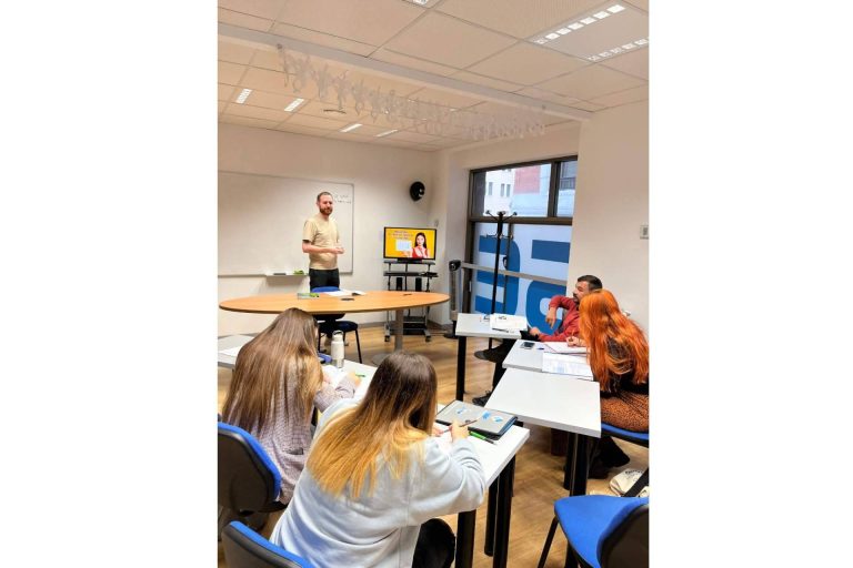 Seif English Academy, la opción para aprender idiomas con las últimas tecnologías