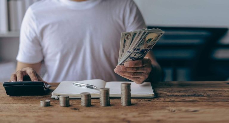 Maneras en que la tecnología puede aumentar el acceso a los servicios de educación financiera