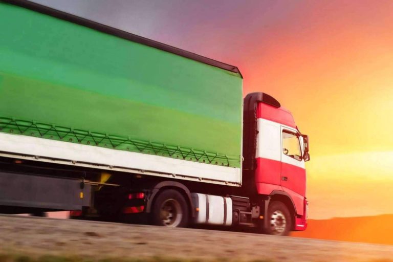 Aumentar la producción en la fabricación de tráilers con Plexus, el adhesivo estructural de vanguardia