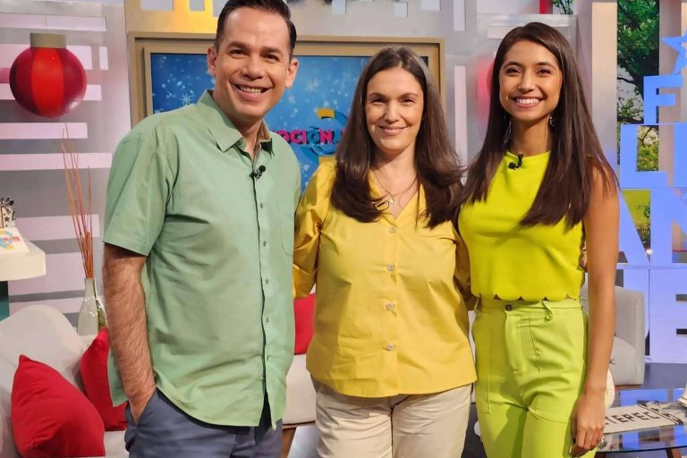 '7 semanas para renacer', el libro presentado por Cris Koro en México que logra una gran acogida del público