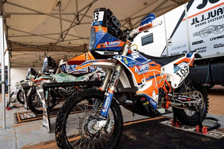 Conseguir adhesivos para motocross personalizados en ADHESIVOSEMBARRADOS